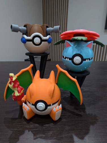Pokebola Pokémon Charizard Blastoise Venusaur Figura 3d, vista 3